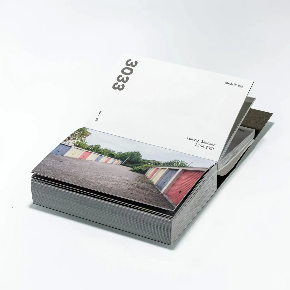 256 Garagenkomplexe by Christoph Busse