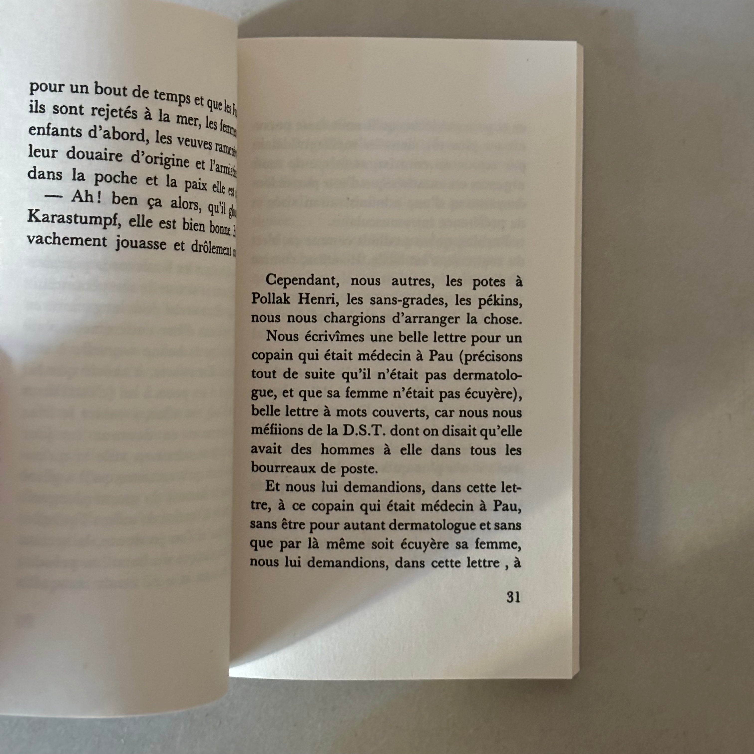 Quel petit velo a guidon chrome au fond de la cour? by Georges Perec