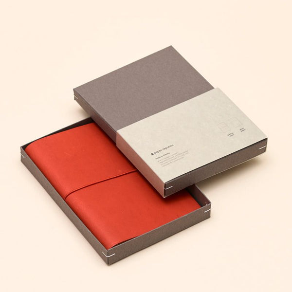 paper republic | grand voyageur [XL] | red