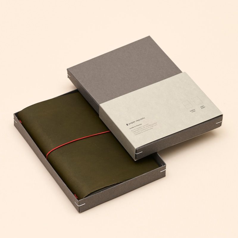 paper republic | grand voyageur [XL] | olive green
