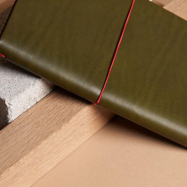 paper republic | grand voyageur [XL] | olive green
