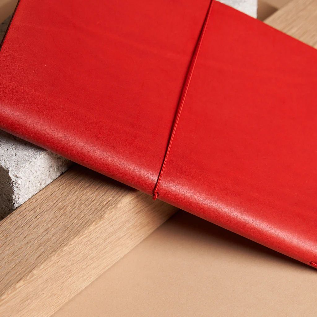 paper republic | grand voyageur [pocket] | red