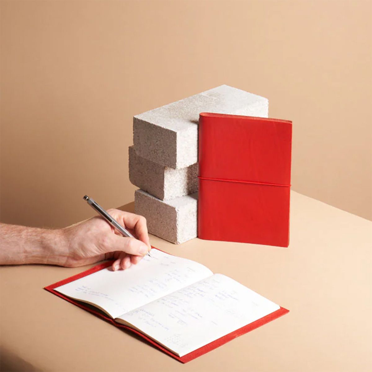 paper republic | grand voyageur [XL] | red